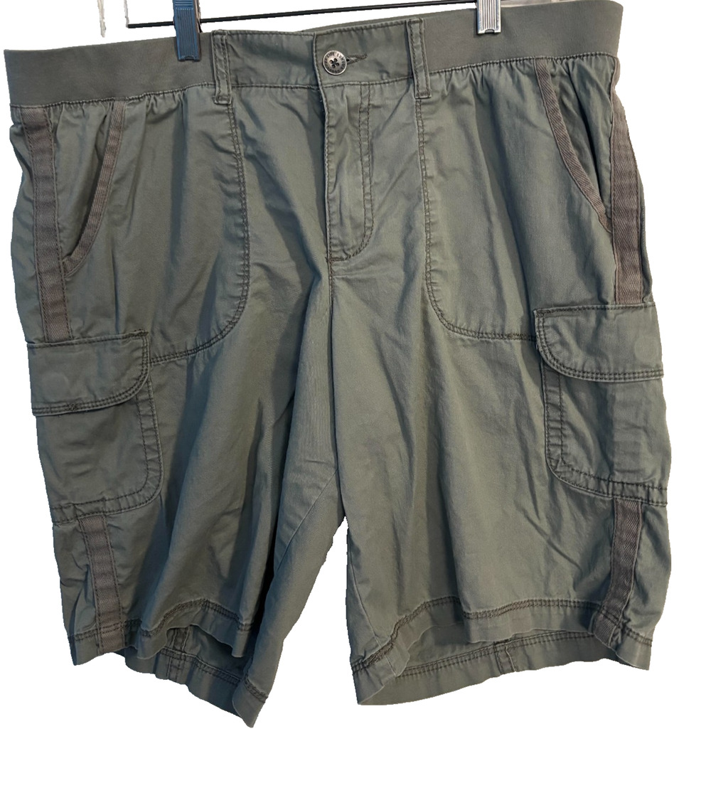 Sonoma Goods For Life Womens Size 14 Green Bermuda Cargo Shorts Tech Trim Hiking